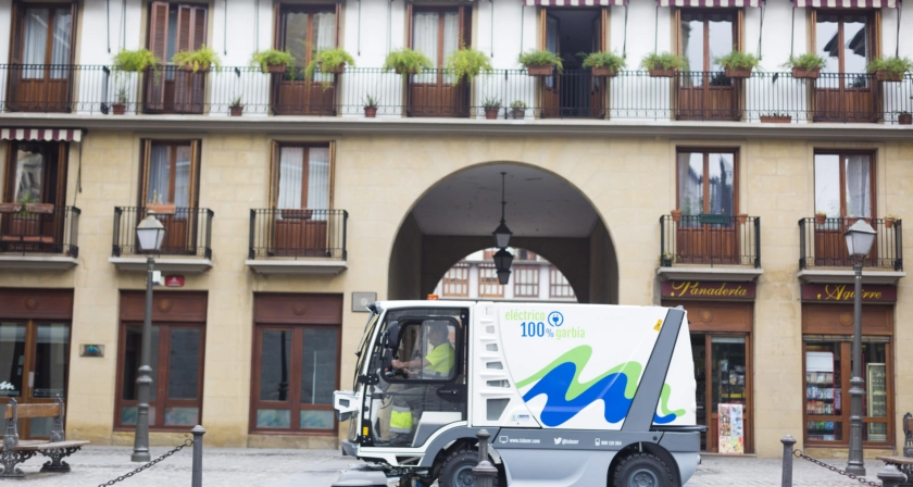 El Ayuntamiento de Irun y Servicios de Txingudi aúnan fuerzas  para unos Sanmarciales limpios, responsables y sostenibles