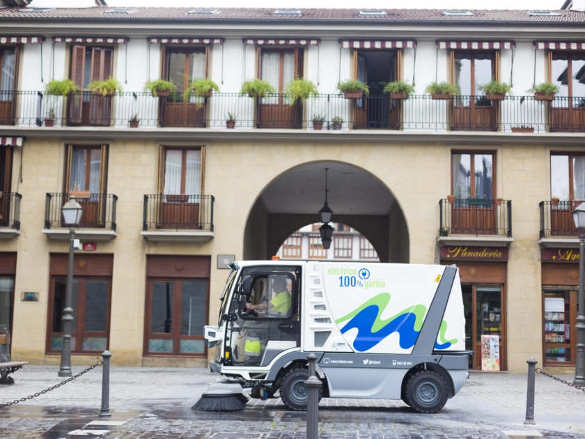 El Ayuntamiento de Irun y Servicios de Txingudi aúnan fuerzas  para unos Sanmarciales limpios, responsables y sostenibles
